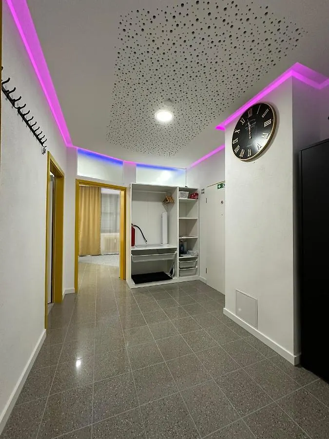 Modern Apartments Neuburg U - Top - 2 Zimmer, Komfort, Zentrum, Wi-Fi, Smart Tv, Stellplatz, Kueche نوبورغ آن دي دوناو ألمانيا
