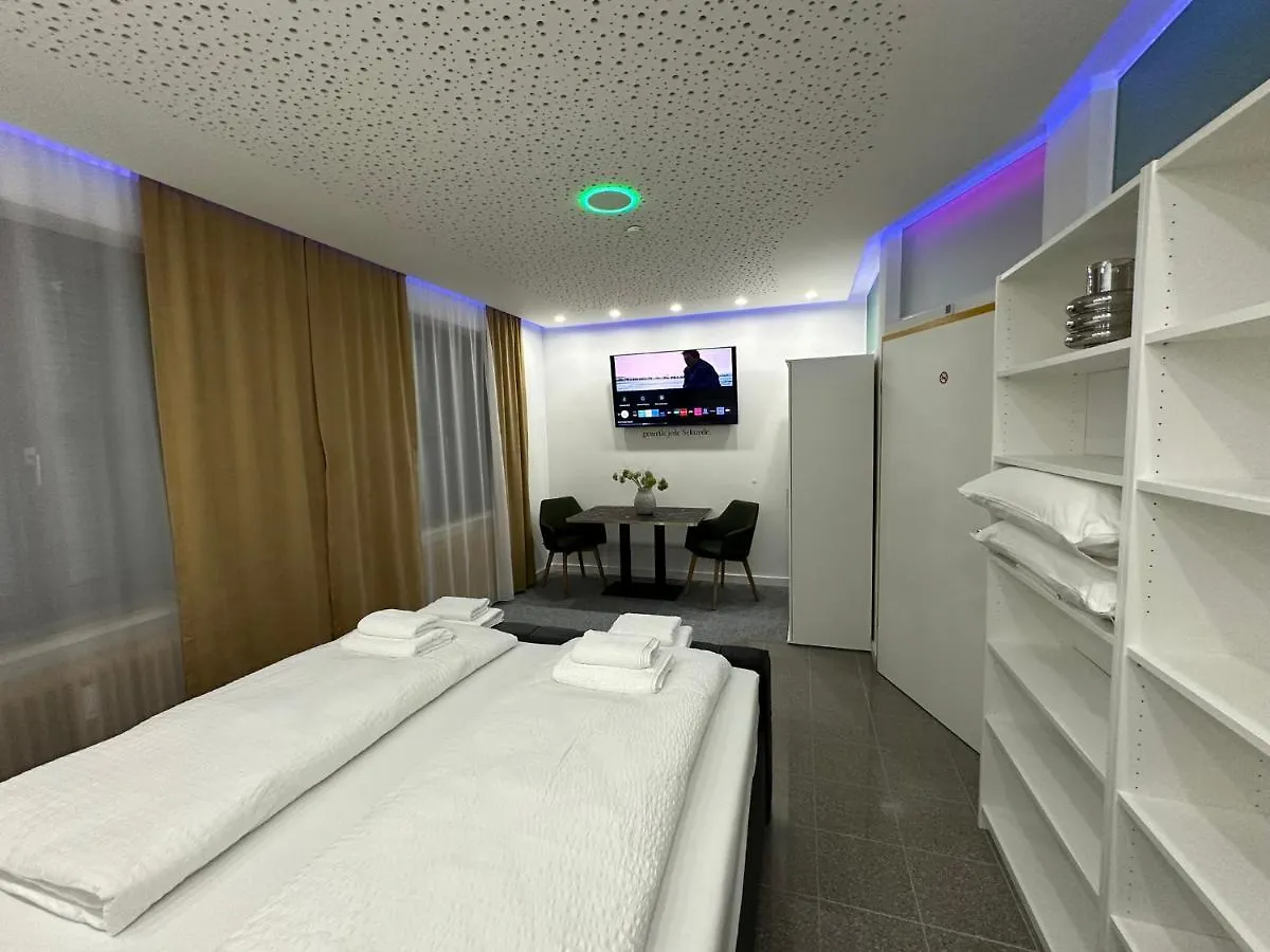 Modern Apartments Neuburg U - Top - 2 Zimmer, Komfort, Zentrum, Wi-Fi, Smart Tv, Stellplatz, Kueche Neuburg an Der Donau 0*,  Germany
