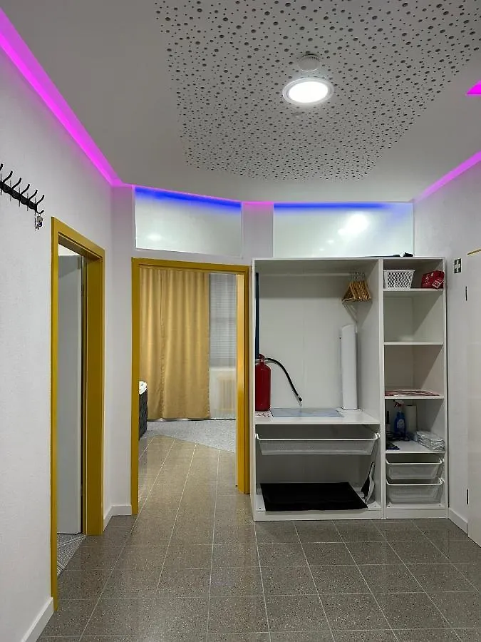 Modern Apartments Neuburg U - Top - 2 Zimmer, Komfort, Zentrum, Wi-Fi, Smart Tv, Stellplatz, Kueche Neuburg an Der Donau